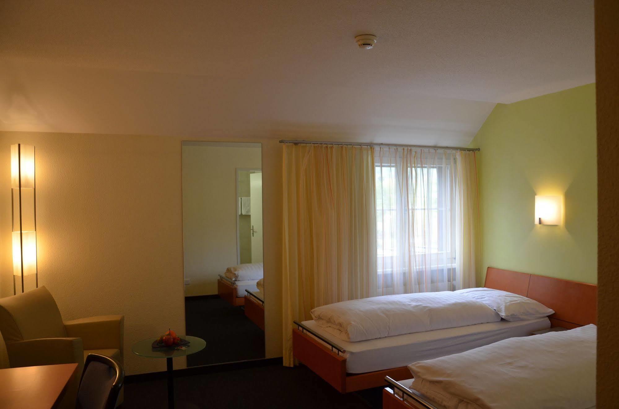Hotel Urs Und Viktor Bettlach Kültér fotó