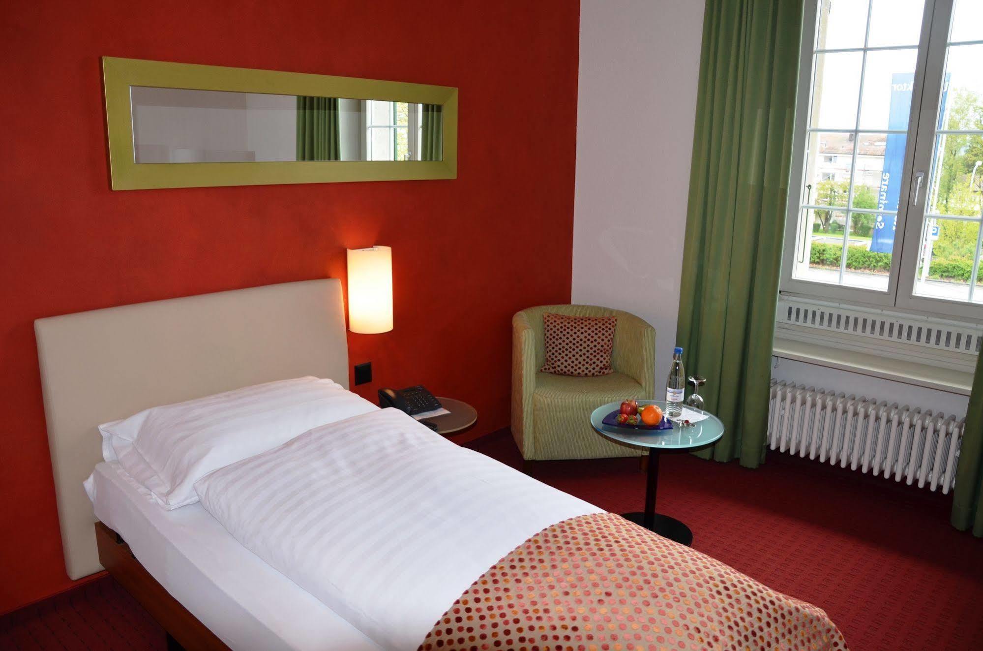 Hotel Urs Und Viktor Bettlach Kültér fotó