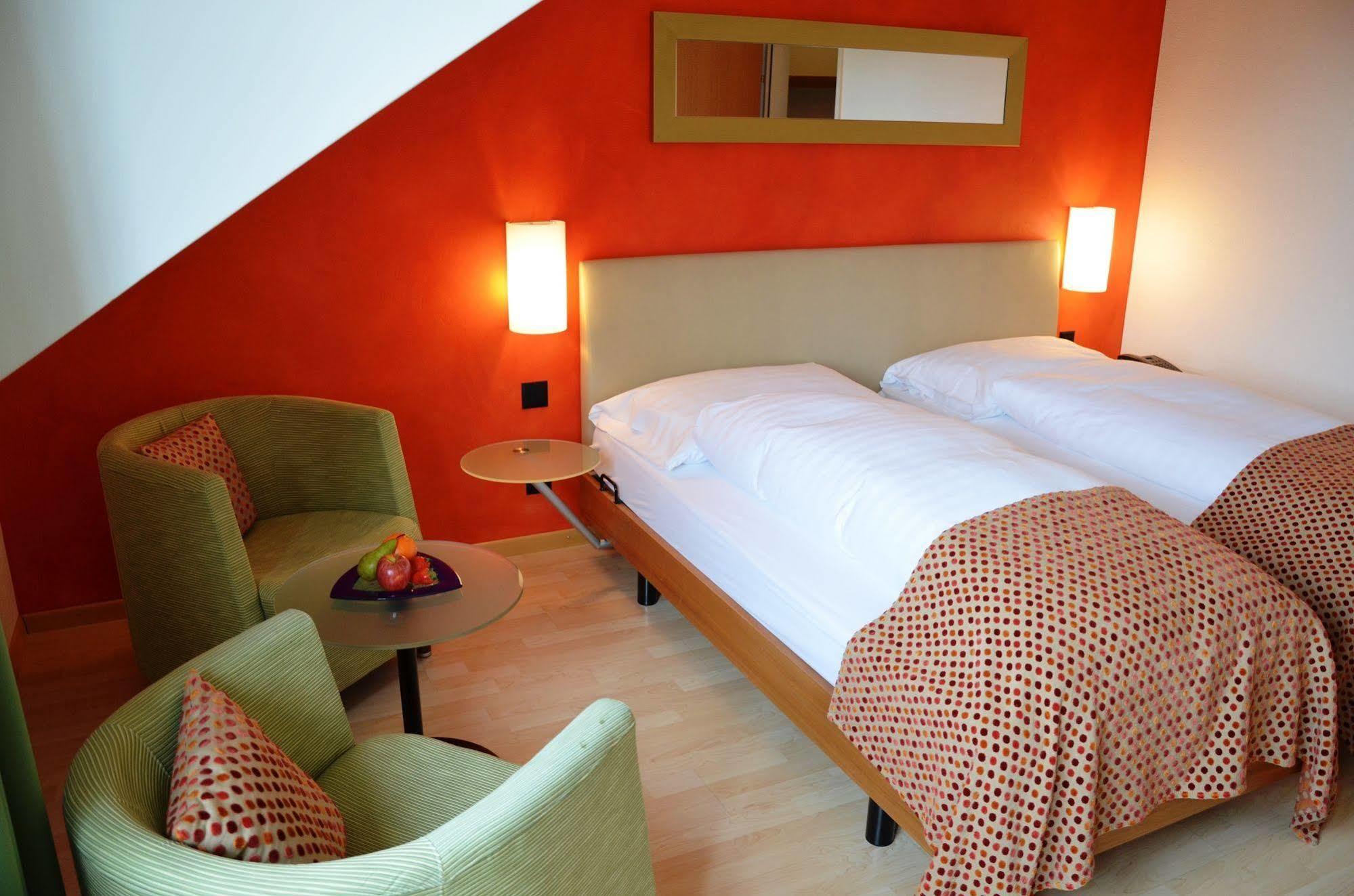 Hotel Urs Und Viktor Bettlach Kültér fotó
